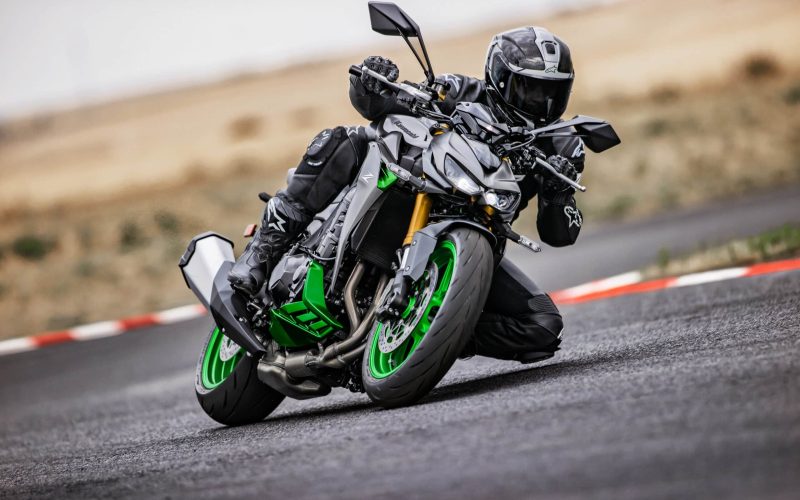 2027 Kawasaki Z1100 SE