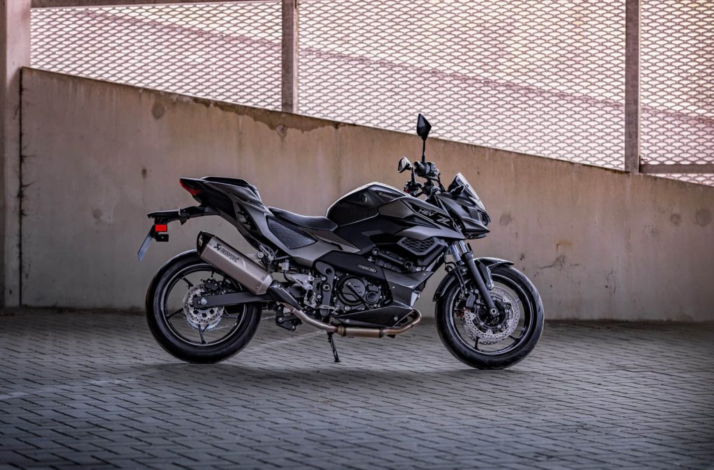 Z7 Hybrid met optionele Akrapovic demper